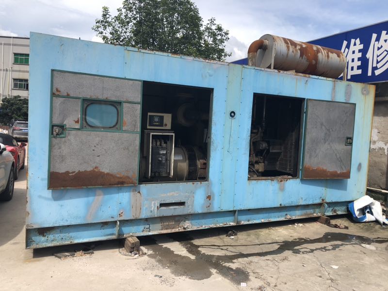 550千瓦康明斯二手柴油發(fā)電機(jī)